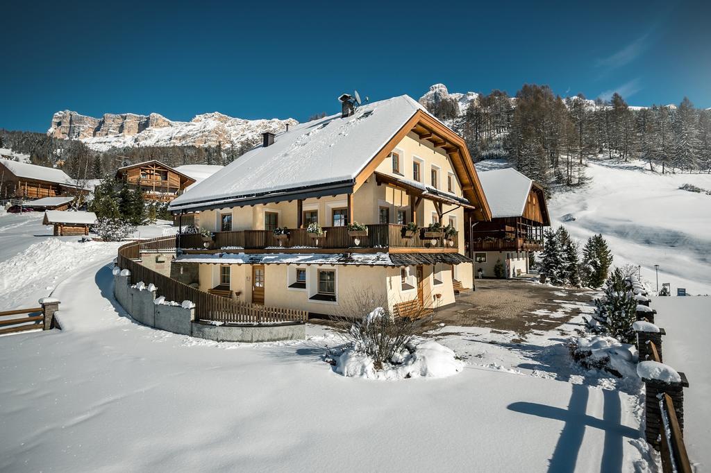 Taela Apartments San Cassiano  Exterior foto