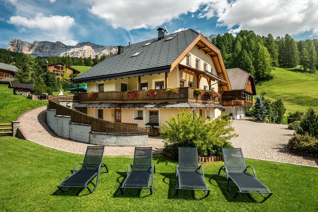 Taela Apartments San Cassiano  Exterior foto